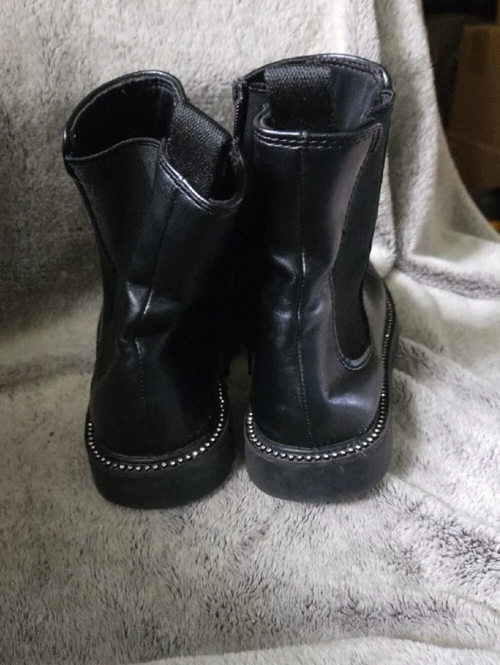 Zara Black Leather Chelsea Ankle Boots with Stud Trim Size 33 Kids 1.5